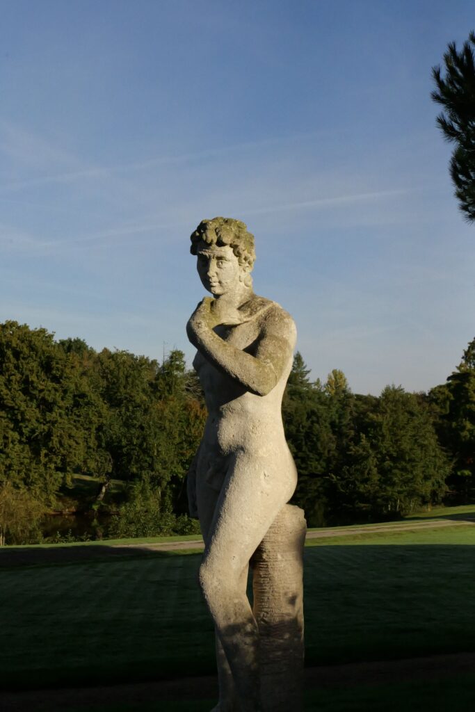 statue domaine etabliere